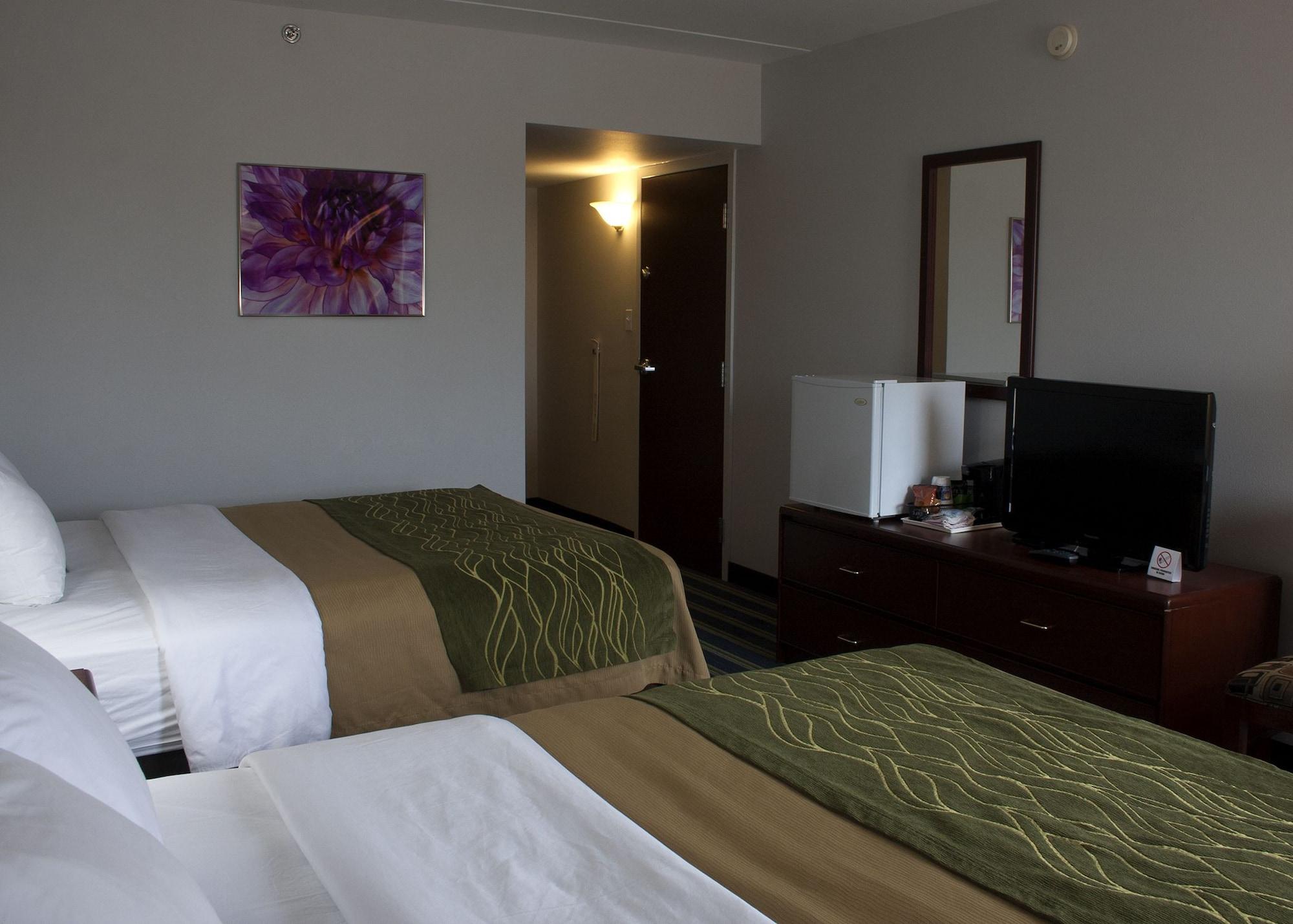 Comfort Inn & Suites Moose Jaw Bagian luar foto