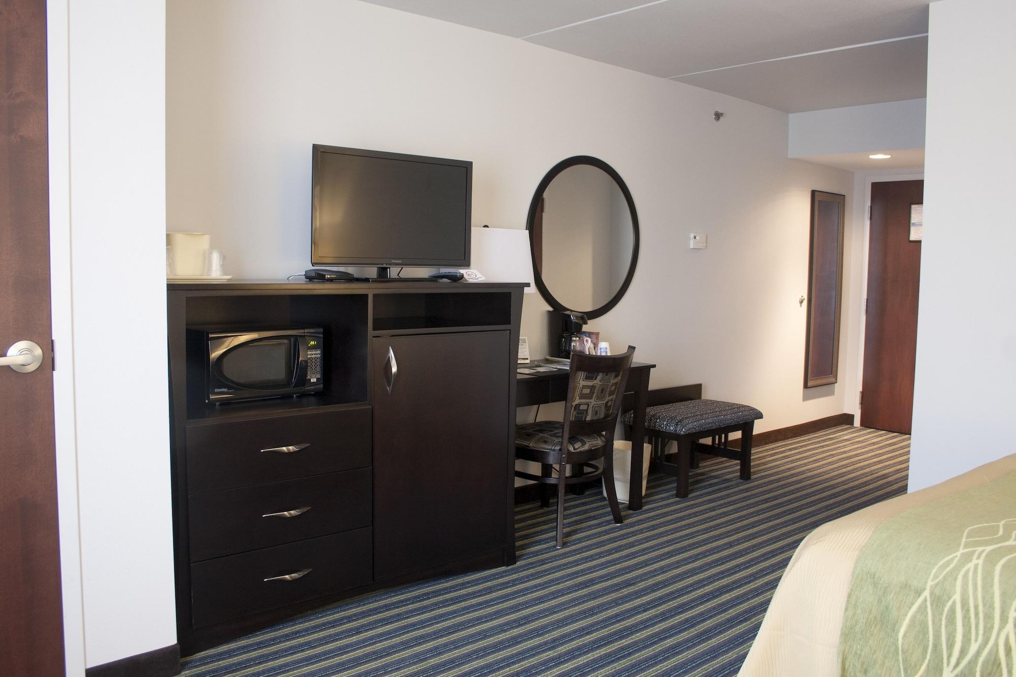 Comfort Inn & Suites Moose Jaw Bagian luar foto