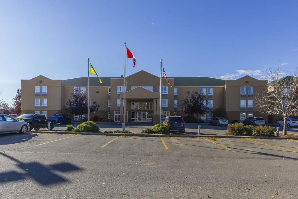 Comfort Inn & Suites Moose Jaw Bagian luar foto