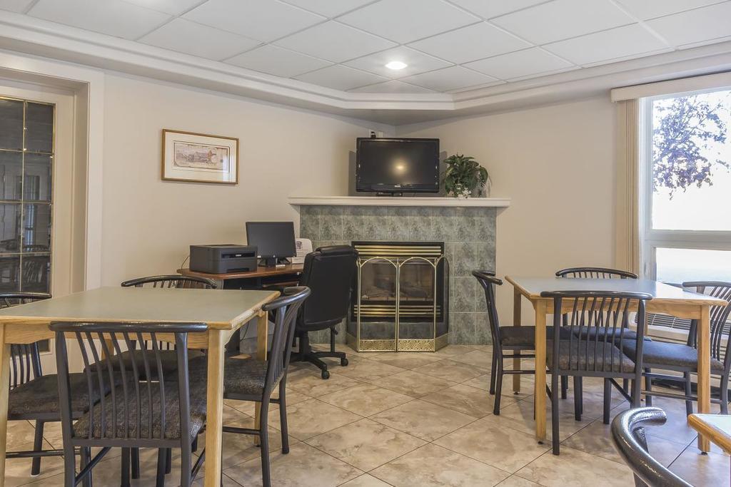 Comfort Inn & Suites Moose Jaw Bagian luar foto