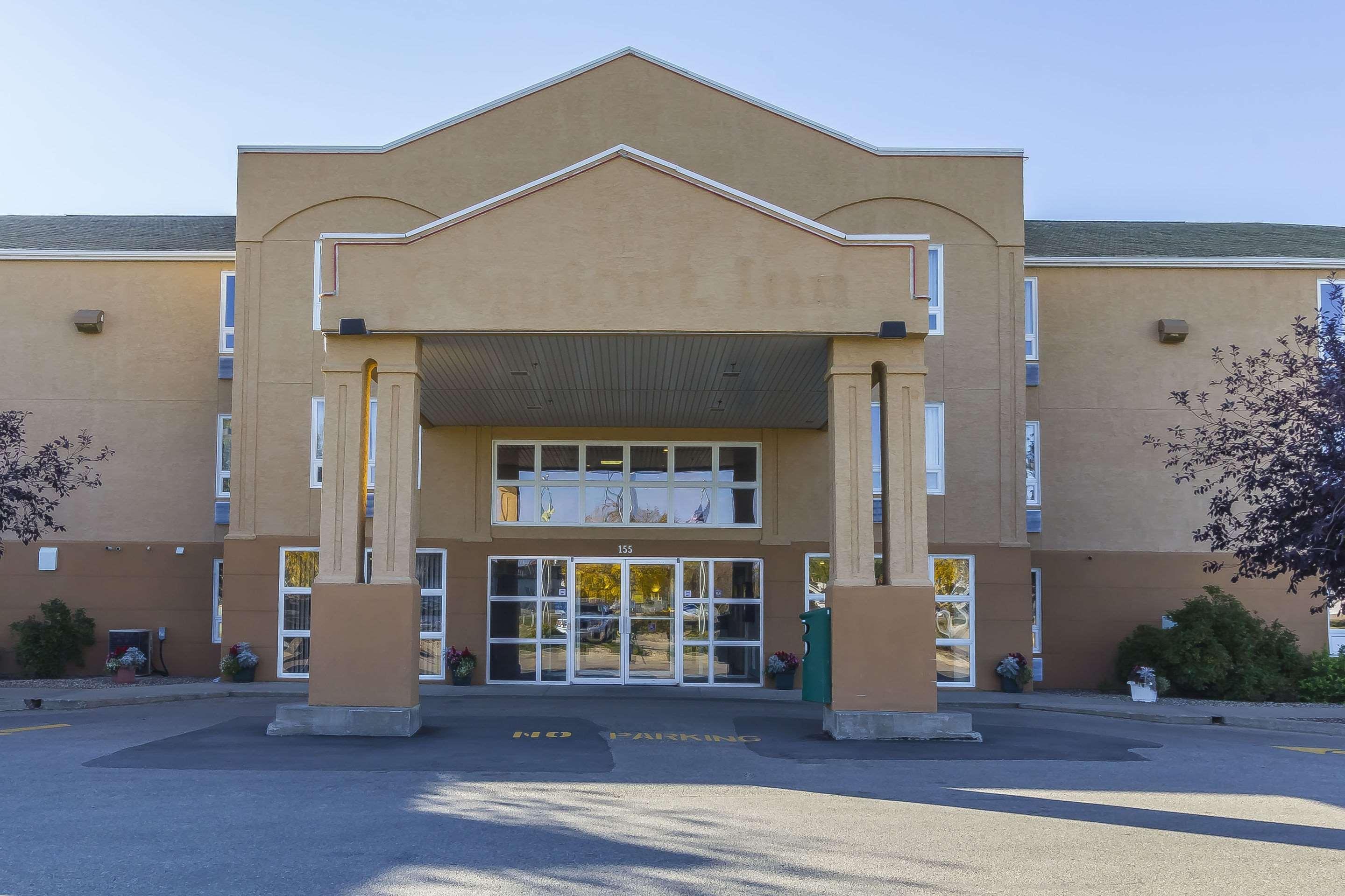 Comfort Inn & Suites Moose Jaw Bagian luar foto